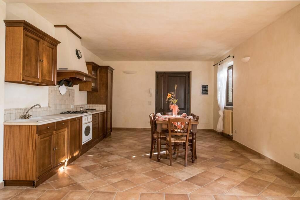 La Casa Vacanza Con Vista Panoramica Sui Vigneti Rotella Exterior photo
